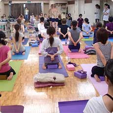 YogaWorks (�襬�����)