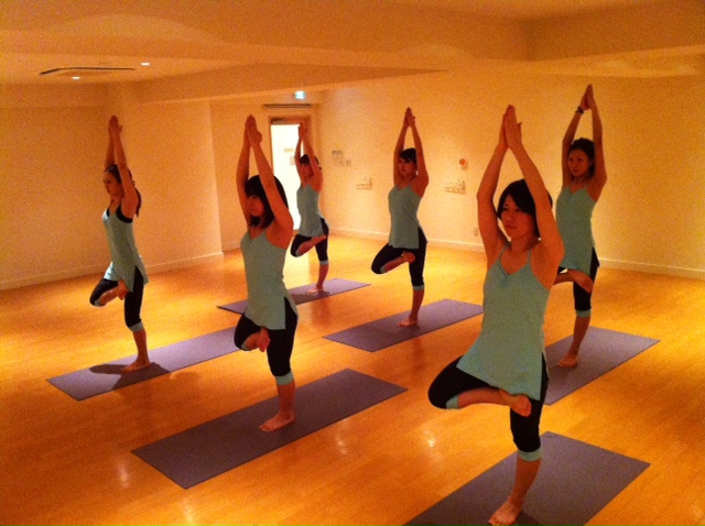 ホットヨガスタジオ ビープラス 梅田店の情報 Yoga Room