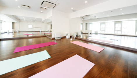 ホットヨガスタジオビープラス 天満橋店の情報 Yoga Room
